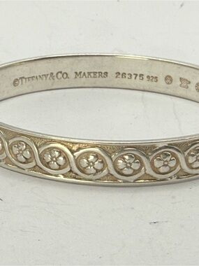 Tiffany & Co. Makers 26375 Sterling Silver Floral Bangle Bracelet 7.5”